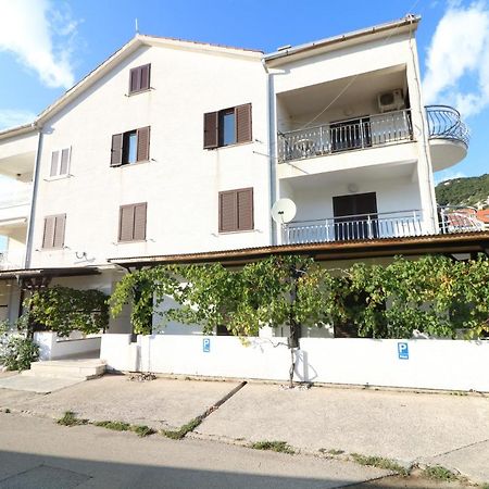 Apartments Vladan With Terrace Башка Экстерьер фото